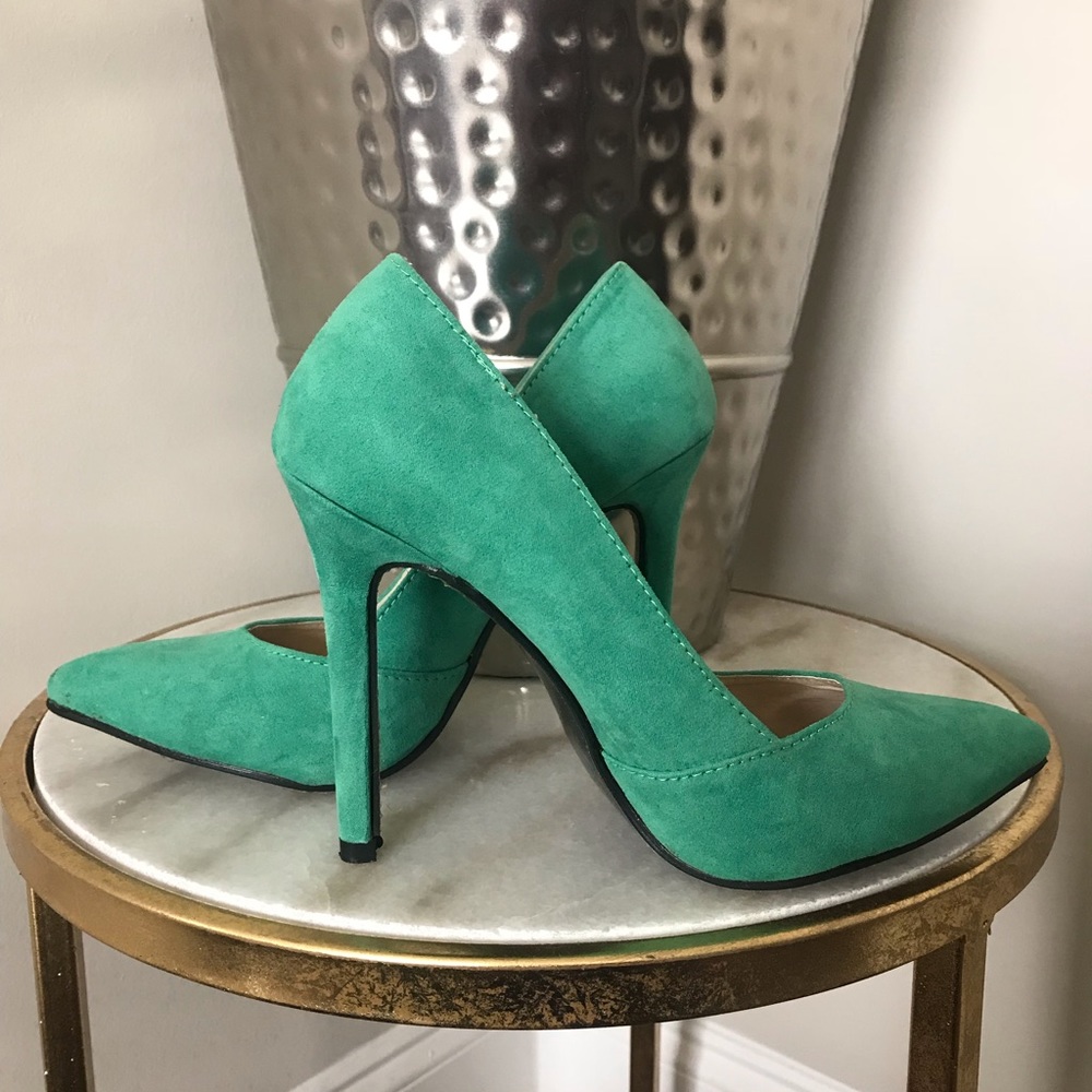 Women’s Green Pumps
